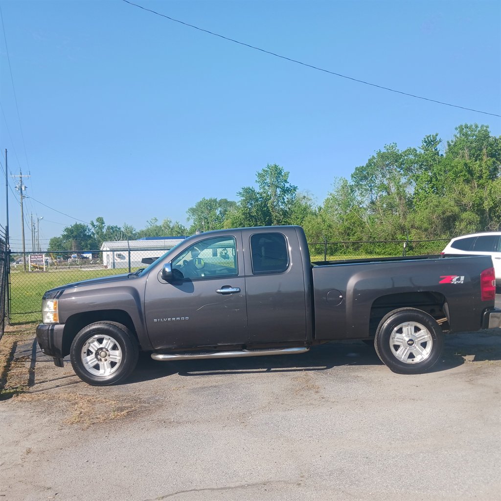 2011 Chevrolet Silverado 1500 LT 4X4 Extended Cab MWB's photo