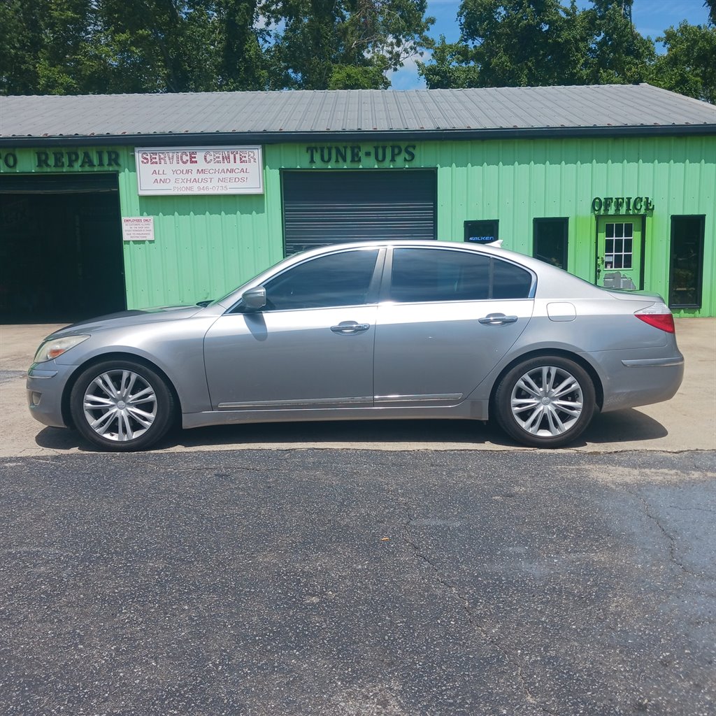 2011 Hyundai Genesis 4.6's photo